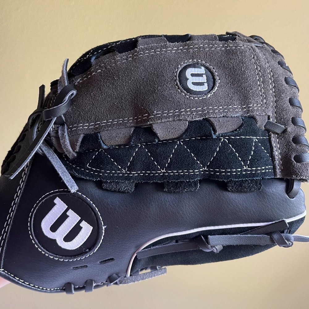 Wilson Black Glove 11.5" Left-Hand/Right/Hand Throw A03RB15B5115 Genuine Leather